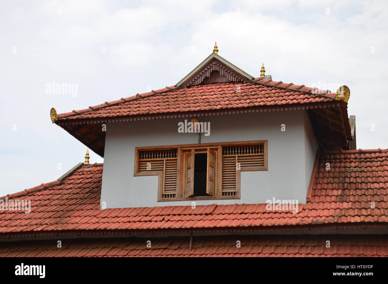 Traditional Roof Kerala Home Kerala Home Design And Floor Plans - Riset