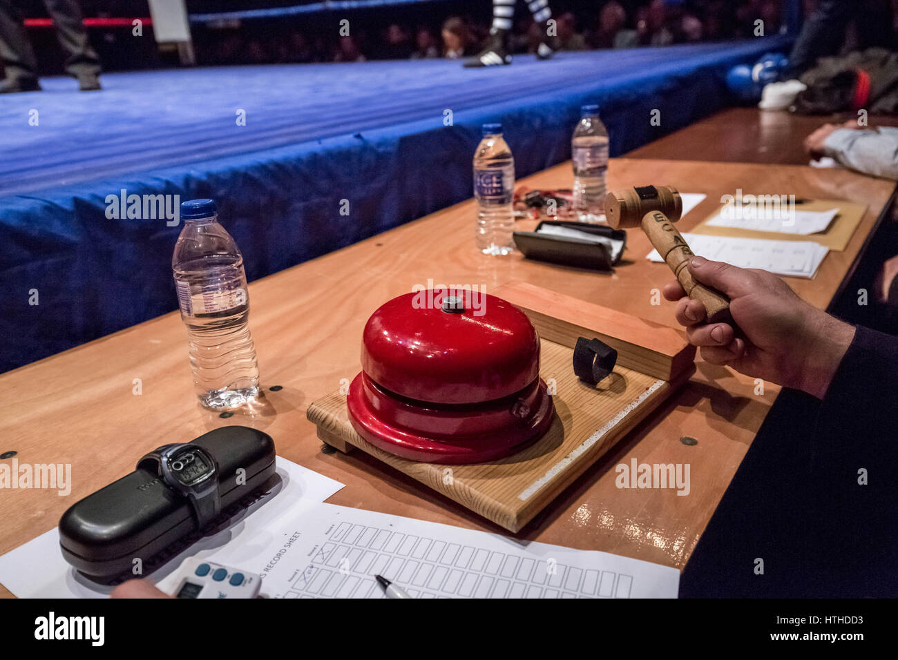 Boxing ring bell hi-res stock photography and images - Alamy