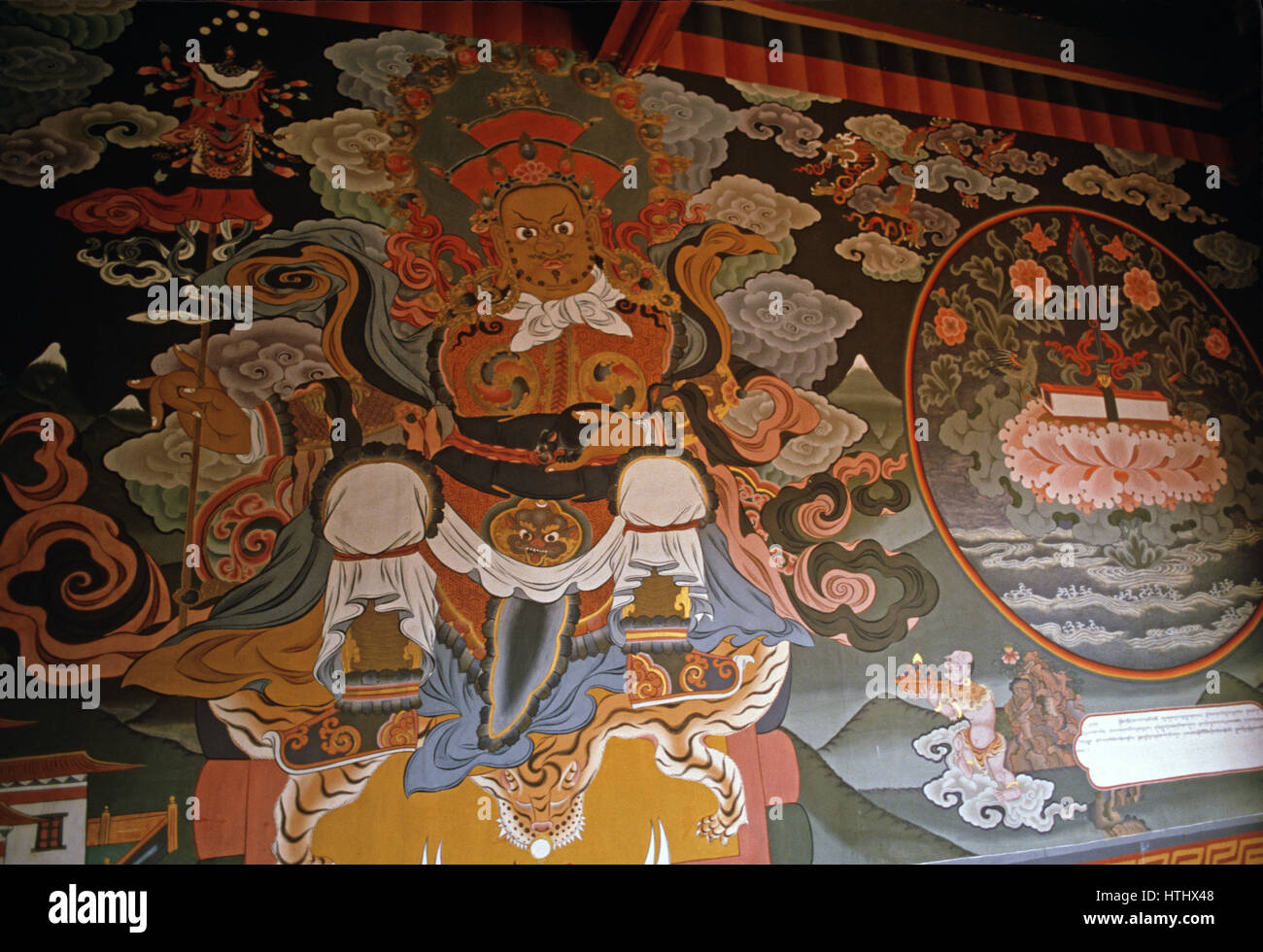 Paro Inside Murals 1980s hi-res stock photography and images - Alamy
