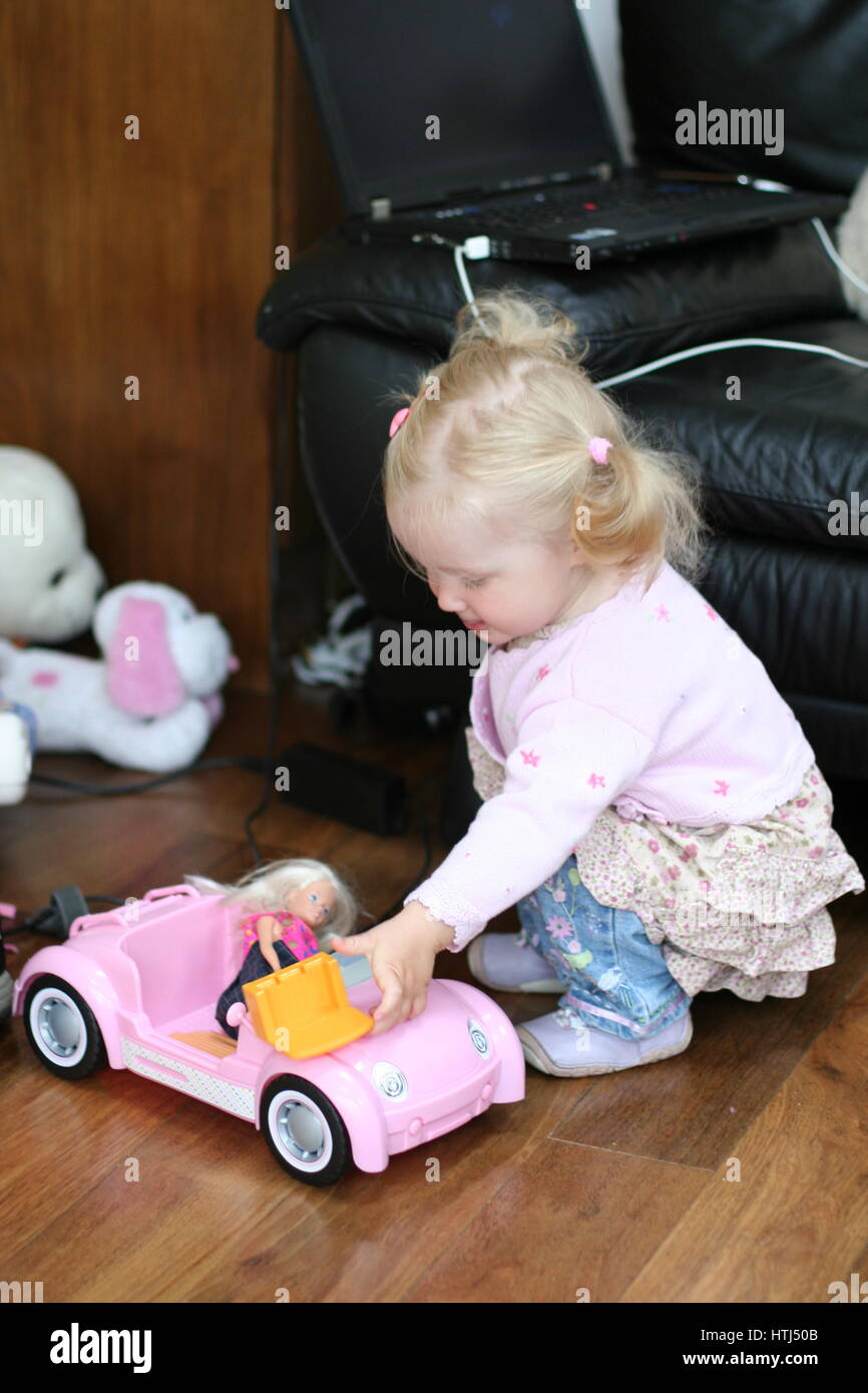 Barbie Fiat 500 Car and Doll Playset - Pink Convertible for Child's  Imaginative Play