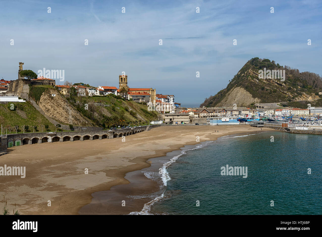 General view of the beach and the village of Guetaria, Getaria, Guipuzcoa, Pais Vasco, Spain. Stock Photo