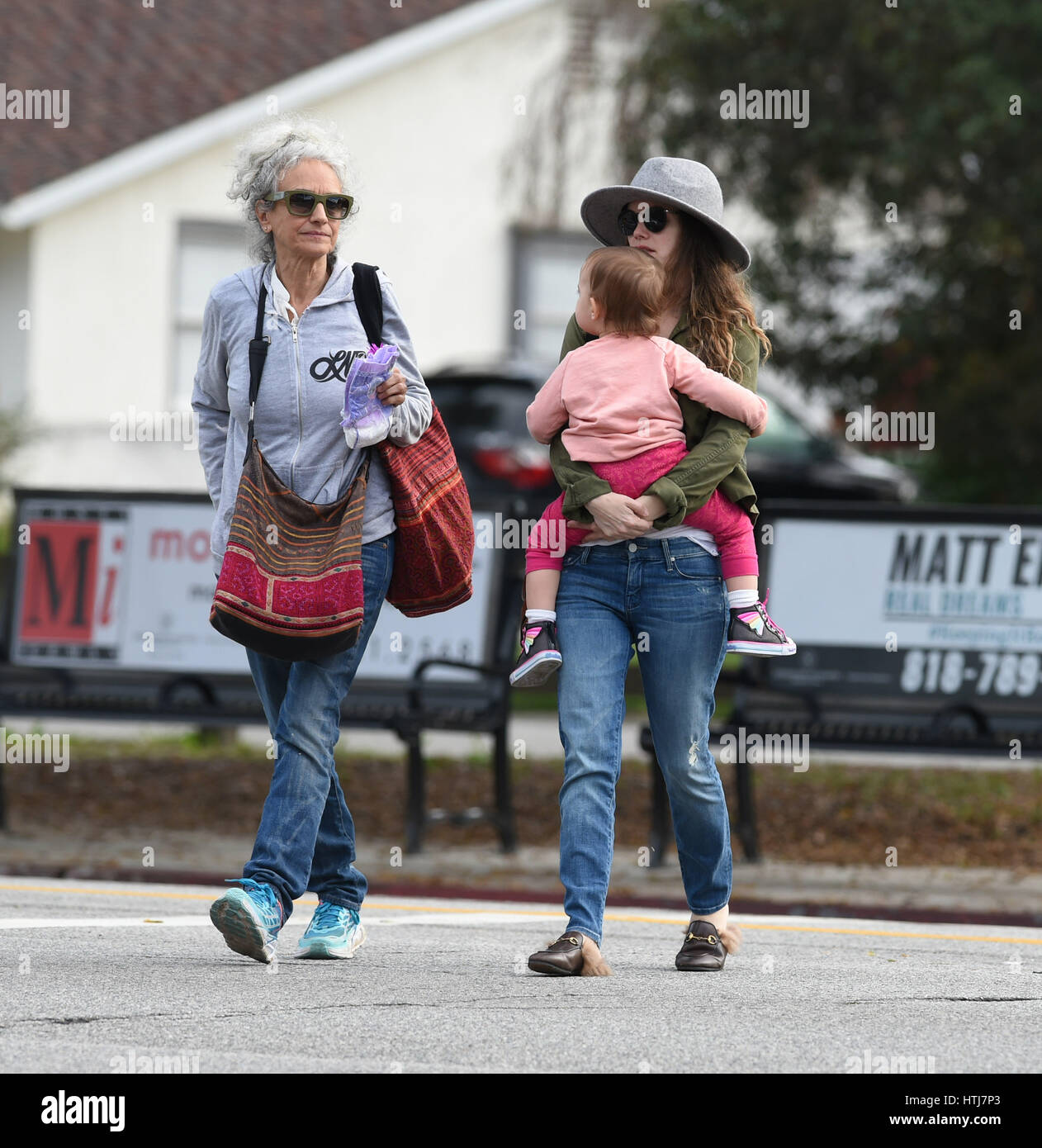 Rachel Bilson Goes To Lunch With Her Mother And Daughter Briar Rose Christensen Featuring Rachel Bilson