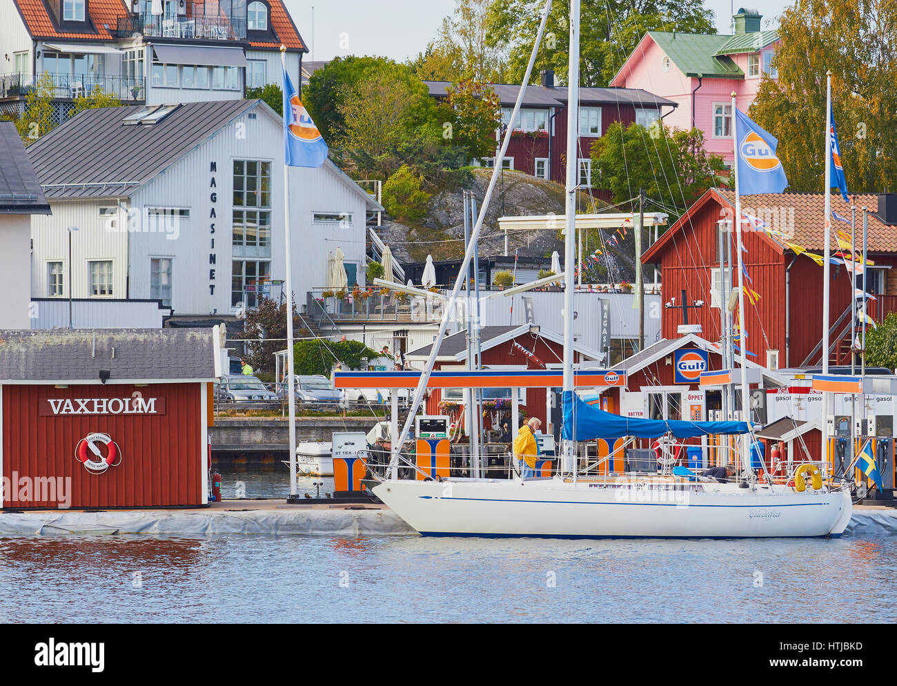 Yacht refuelling at petrol station, Vaxholm, Stockholm archipelago, Sweden, Scandinavia Stock Photo