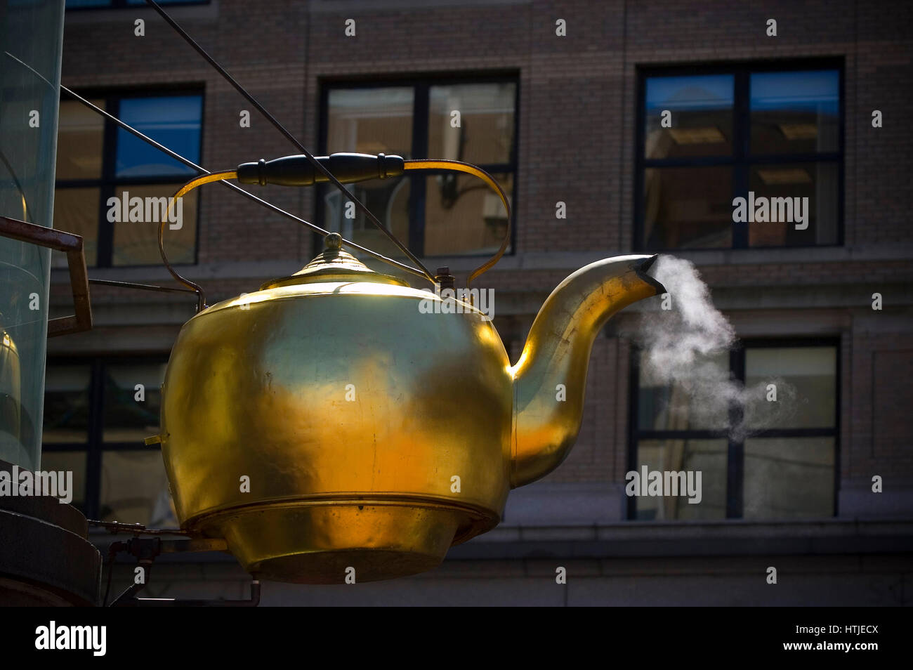 Steaming tea pot hi-res stock photography and images - Alamy