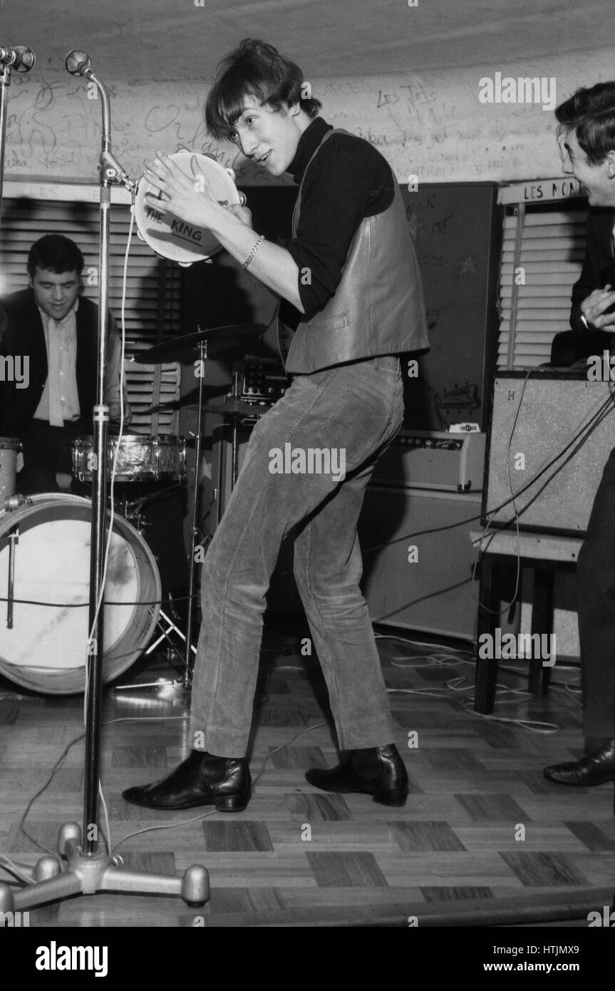 French singer Ronnie Bird on the stage of the Golf-Drouot in Paris in 1964. Stock Photo