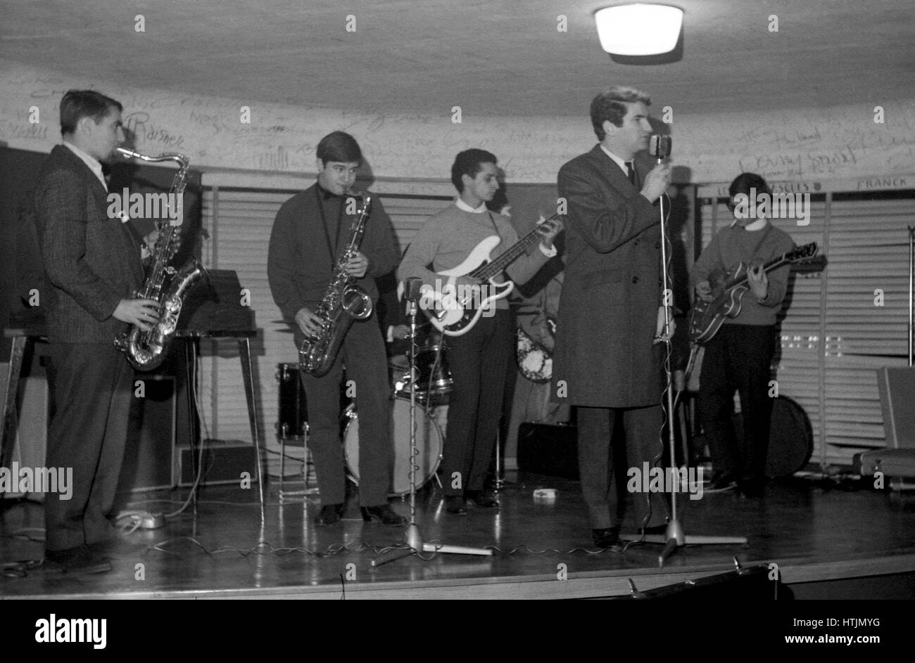 Eddy Mitchell, Aldo Martinez and Jacques Dutronc performing at the Golf-Drouot in Paris, 1965. Stock Photo