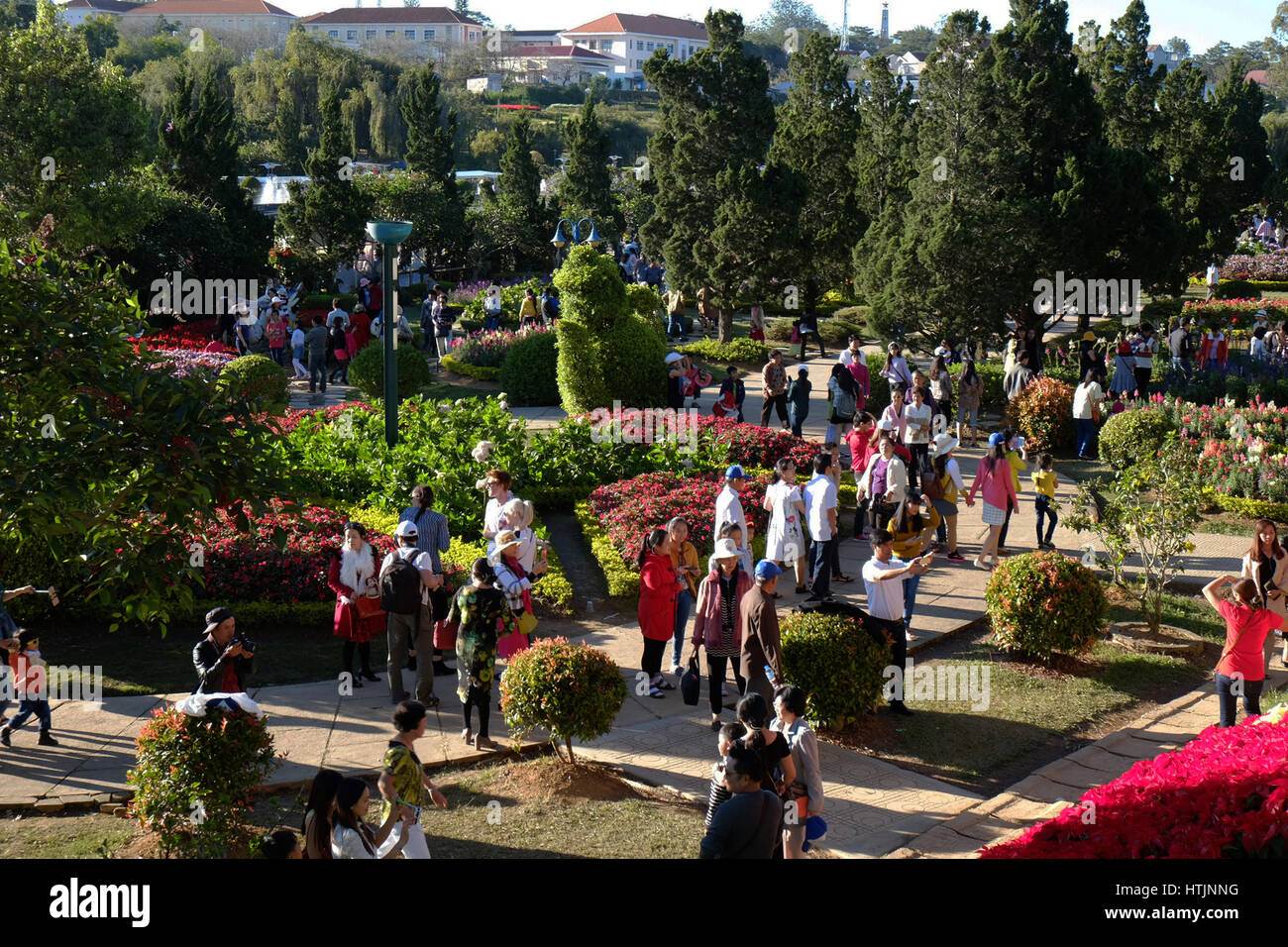 DA LAT, VIET NAM- JAN 1: Crowded Scene At Dalat Flower Park At Flower ...