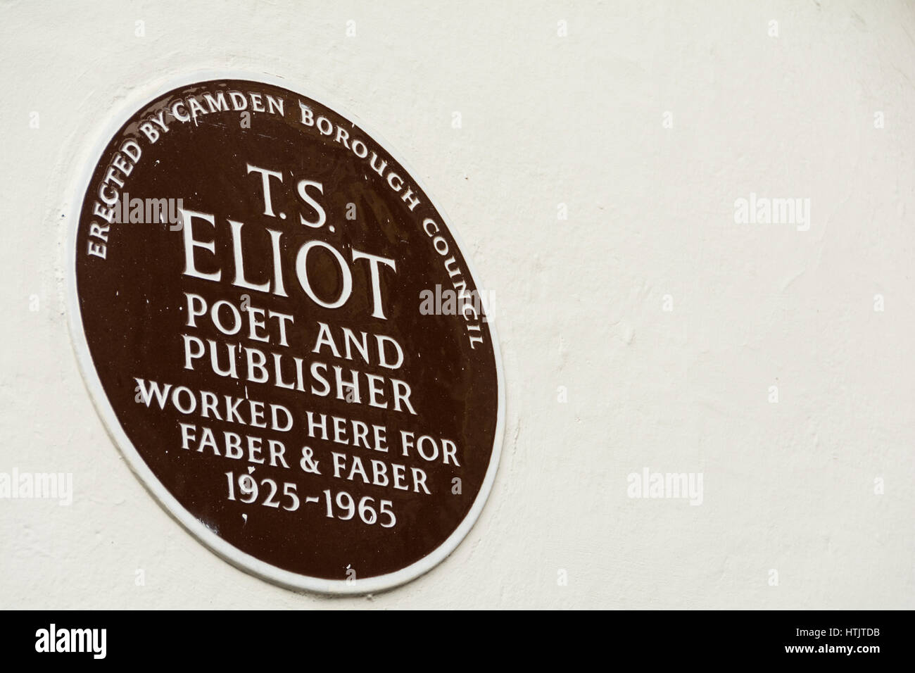 Brown plaque, T.S. Eliot, poet and publisher, Russel Square, London, UK Stock Photo