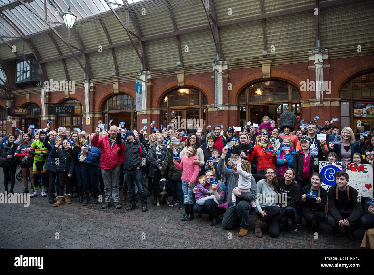 Cinnamon cafe windsor hires stock photography and images Alamy