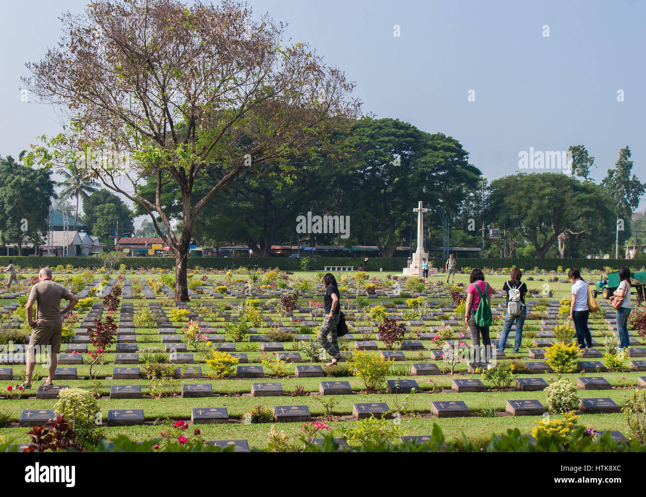 Kanchanaburi, Thailand. 15th Nov, 2006. The Kanchanaburi War Cemetery, maintained by the Commonwealth War Graves Commission, is the main graveyard for the Australian, British, and Dutch victims of Japanese imprisonment in World War 2 who died building the infamous Burma-Thailand Railway while prisoners of war. Credit: Arnold Drapkin/ZUMA Wire/Alamy Live News Stock Photo