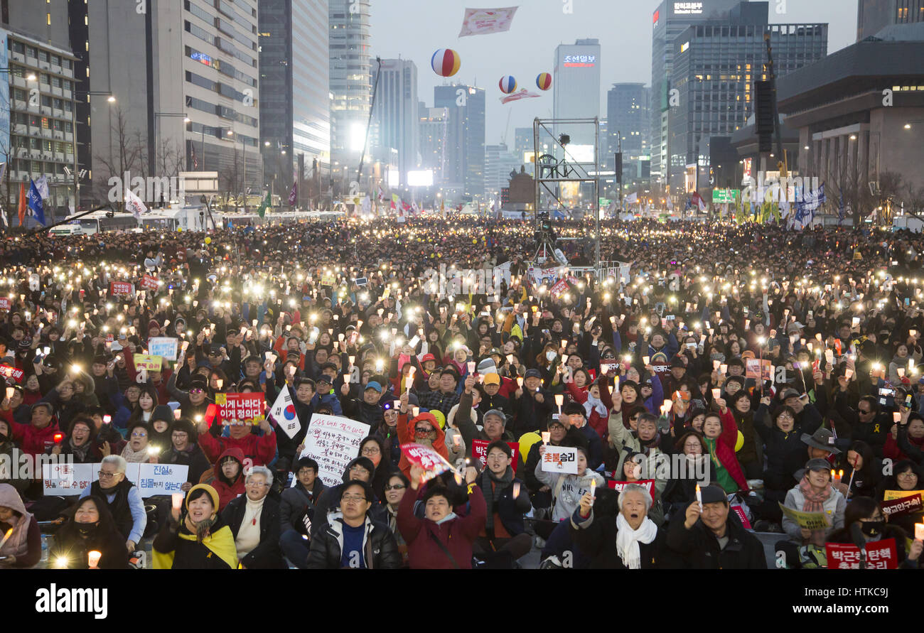 South Korea Politics, Mar 11, 2017 : People attend a candle-lit rally ...