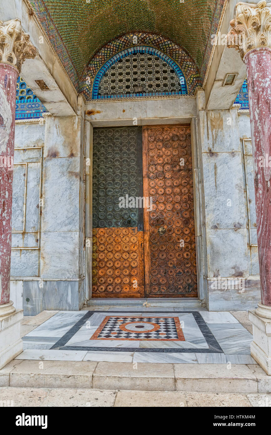 Israel jerusalem old city doors hi-res stock photography and images - Alamy