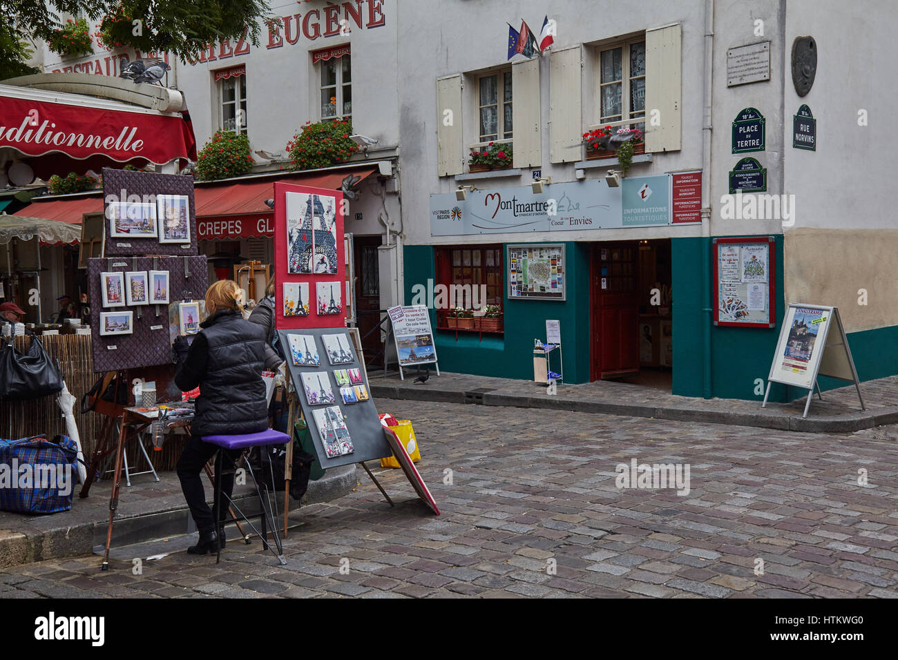 Paris street scene neighbourhood travel hi-res stock photography and images  - Alamy