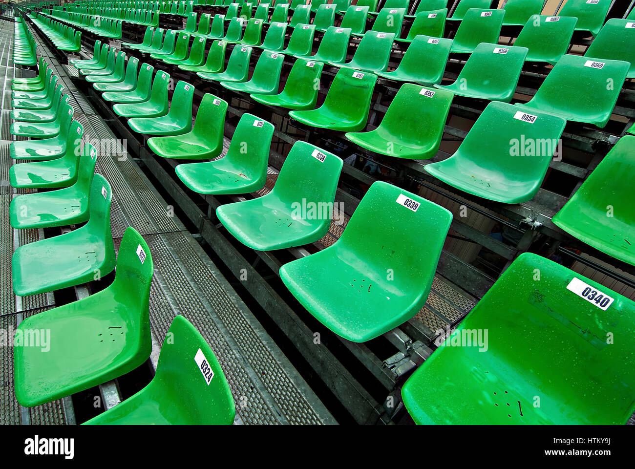 https://c8.alamy.com/comp/HTKY9J/row-of-the-green-stadium-seat-stadium-HTKY9J.jpg