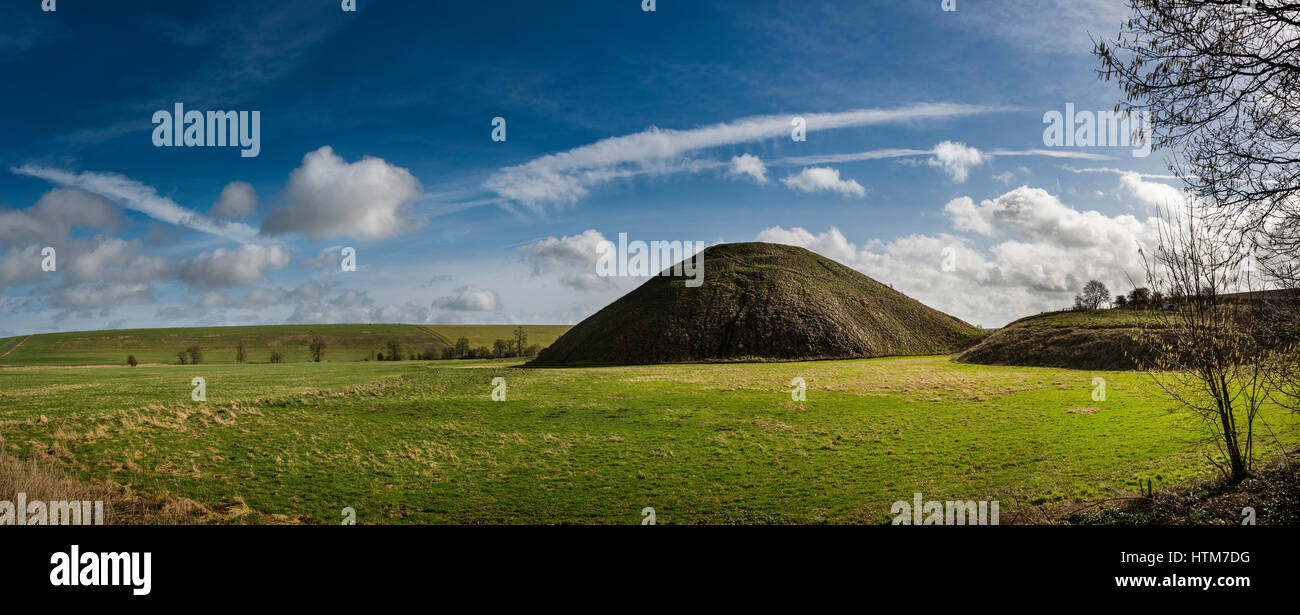 Silbury Hill Neolithic mound near Avebury, Wiltshire, UK Stock Photo