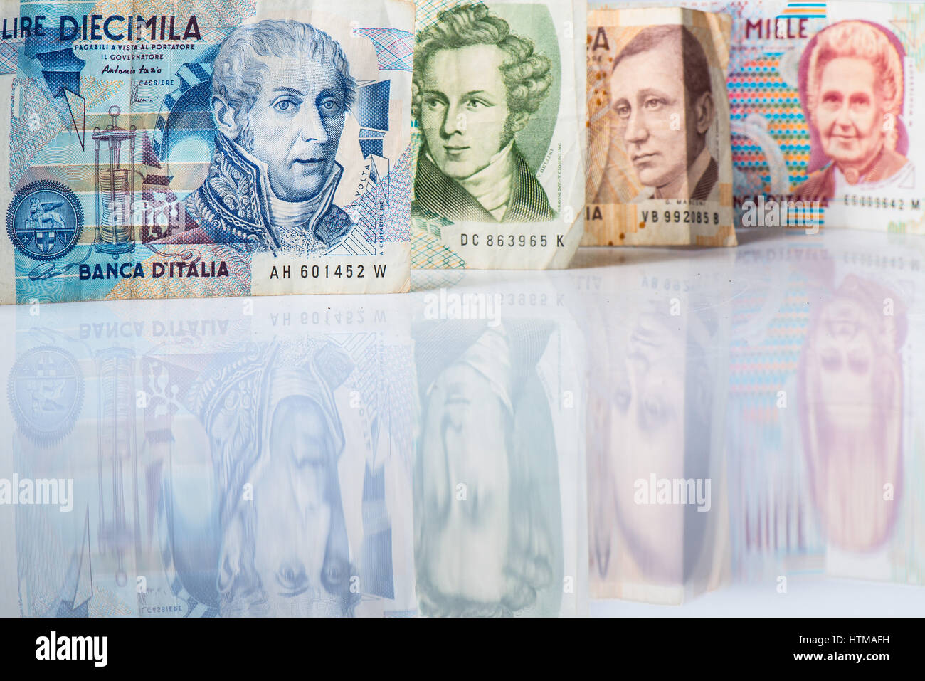 Banknotes from Italy. Italian lira 10000, 5000, 2000, 1000. Pre-euro  currency money which now they are no longer in use Stock Photo - Alamy