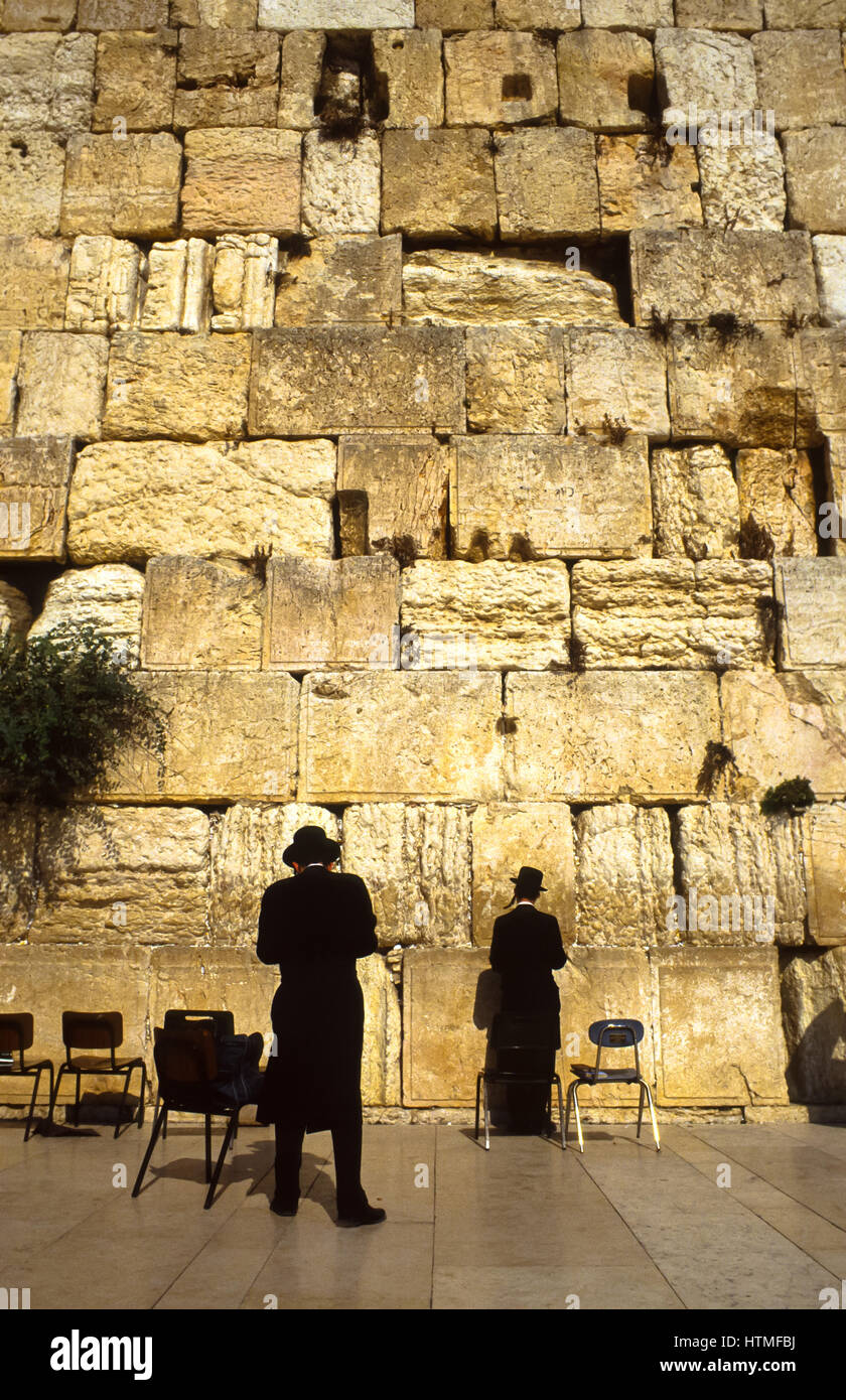 praying jews at famous wall at jerusalem, israel Stock Photo Alamy