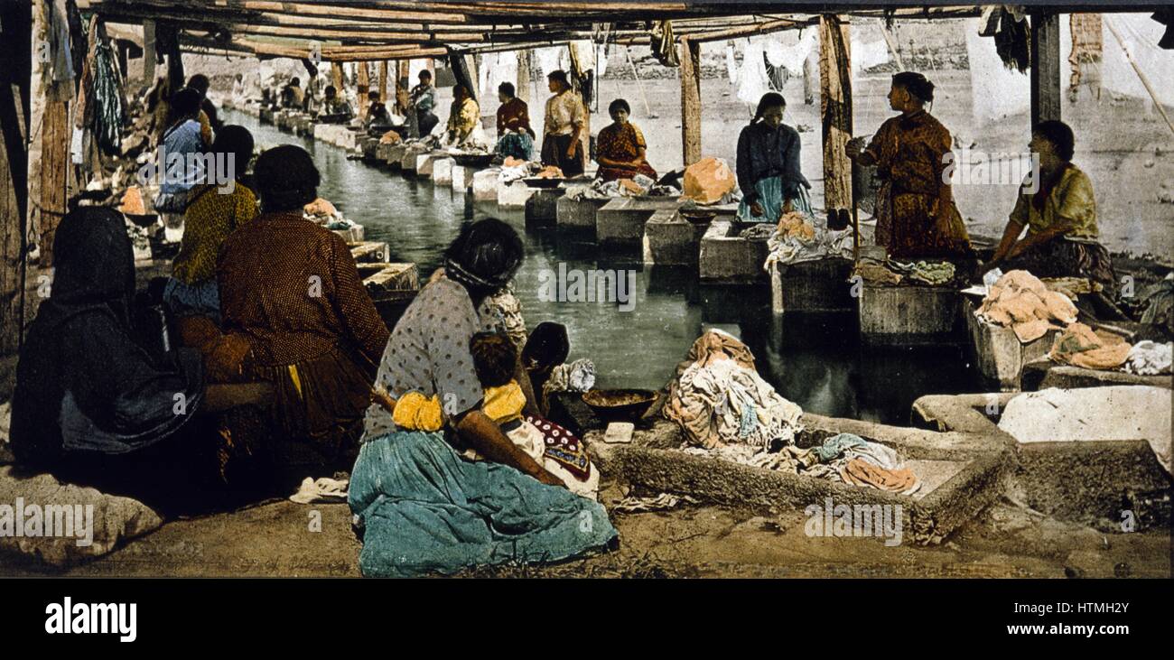 Lavanderas, (washerwomen) Mexico City circa 1885-1900. photomechanical print by William Jackson 1843-1942 photographer Stock Photo