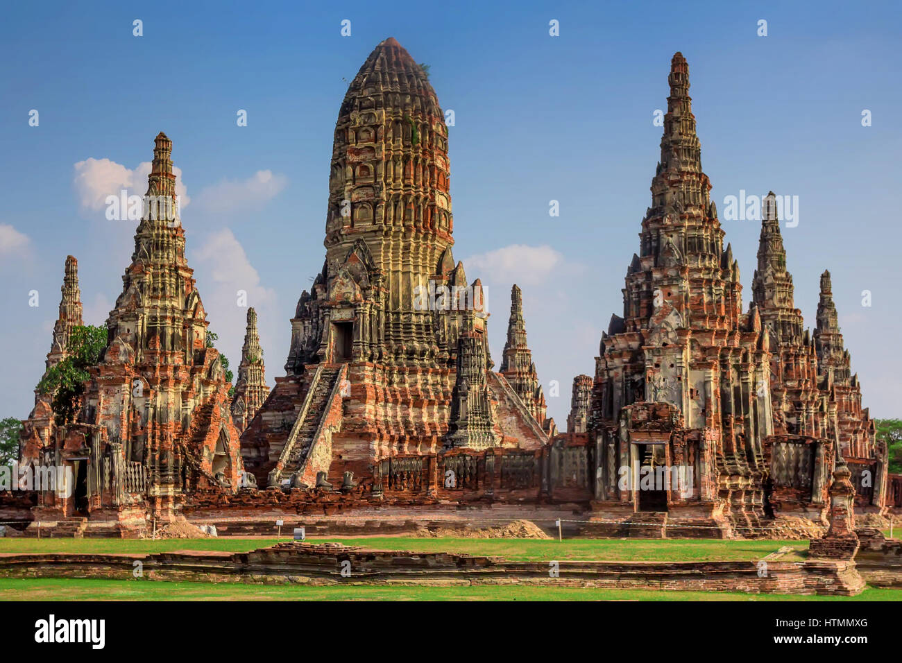 wat-chaiwatthanaram-temple-in-ancient-former-capital-city-ayutthaya