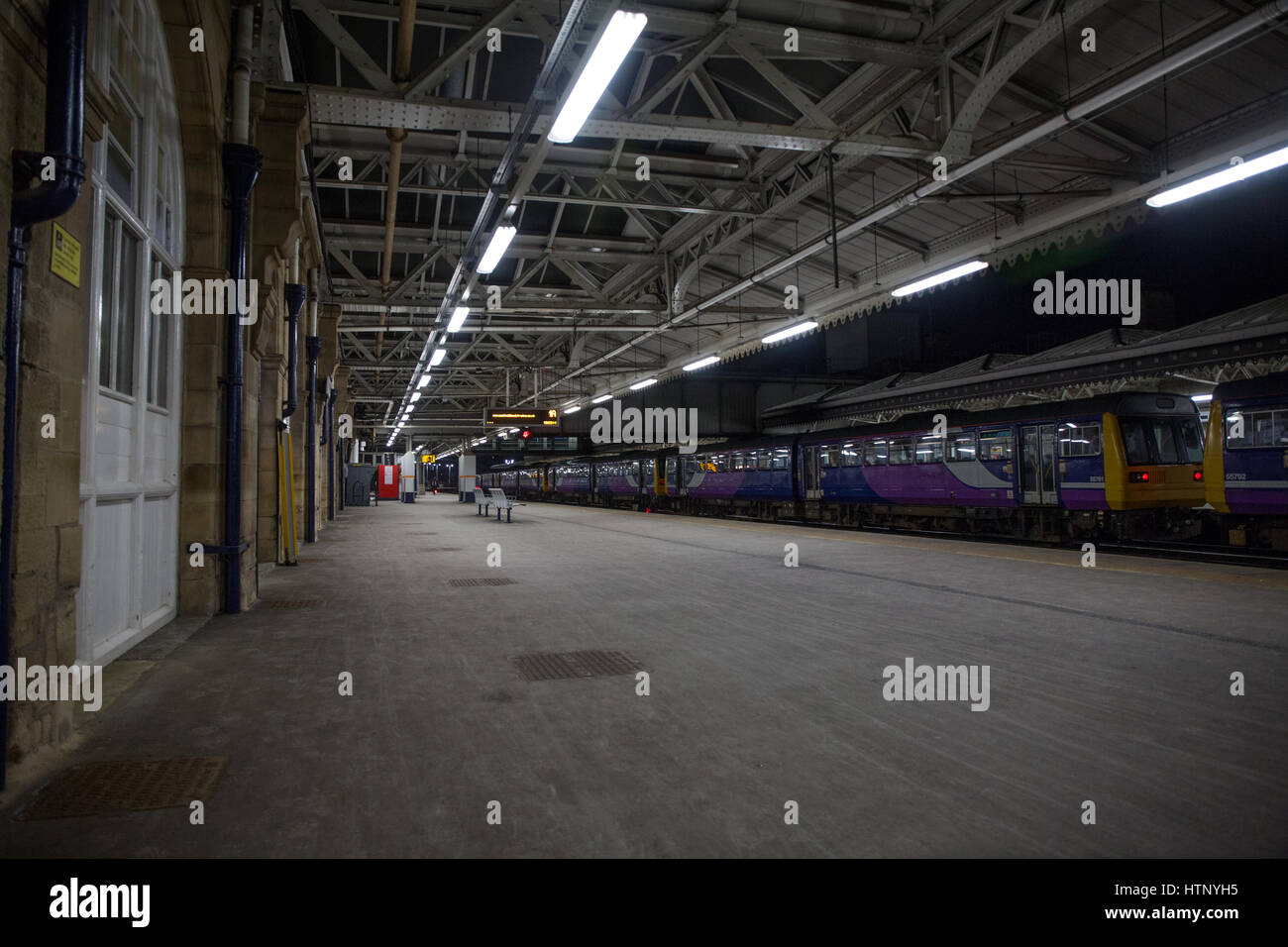 Sheffield Platform Layout Sheffield midland railway station hi-res stock photography and images ...