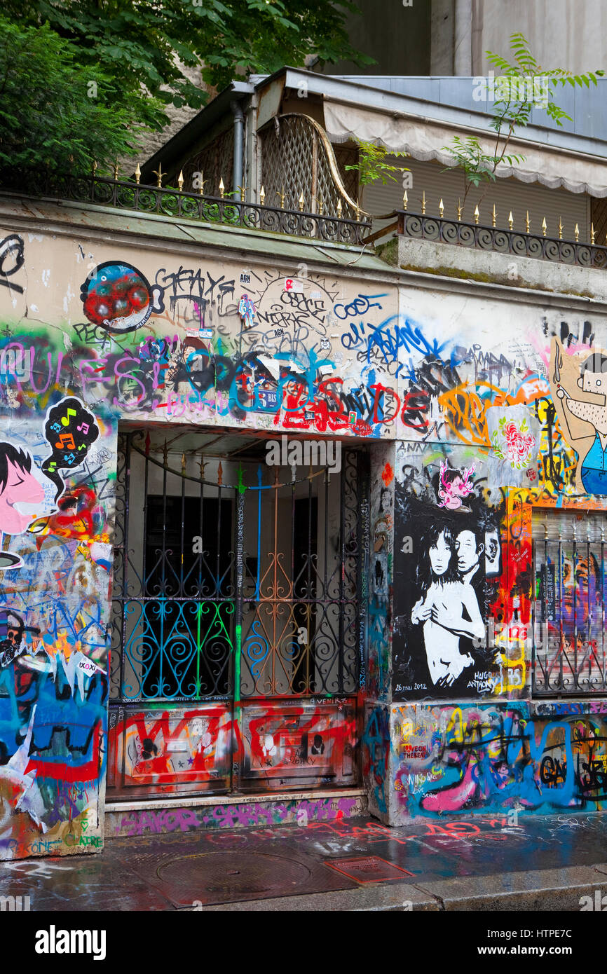 The house of Serge Gainsbourg, 5 Bis Rue de Verneuil, 75006 Paris, France.  La maison de Serge Gainsbourg. Stock Photo