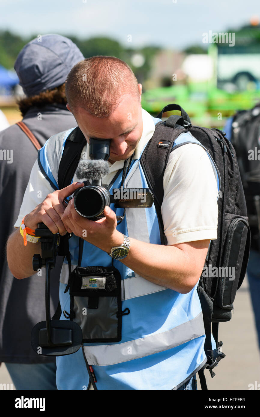 Camerman hi-res stock photography and images - Alamy