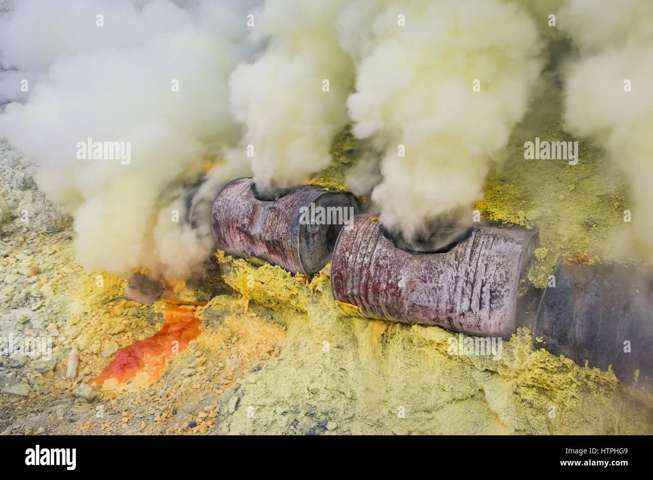 Sulfur pit hi-res stock photography and images - Alamy