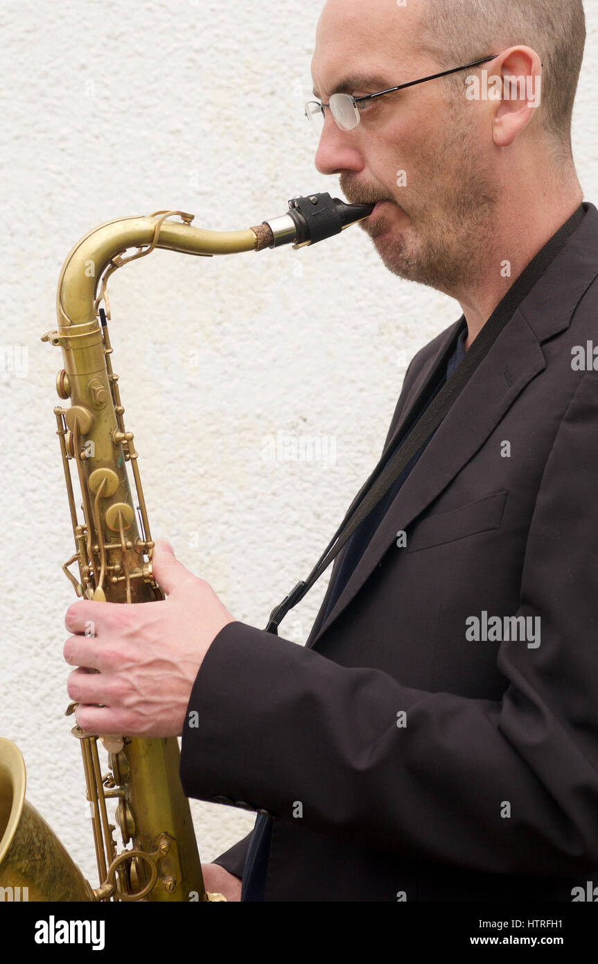 Ian Ellis, jazz and blues saxophone player Stock Photo Alamy