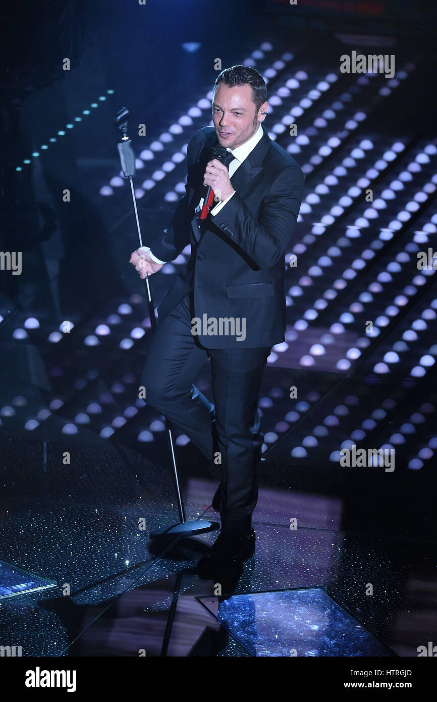 67th Sanremo Music Festival - First Evening Featuring: Tiziano Ferro Where:  Sanremo, Italy When: 07 Feb 2017 Credit: IPA/WENN.com **Only available for  publication in UK, USA, Germany, Austria, Switzerland** Stock Photo - Alamy