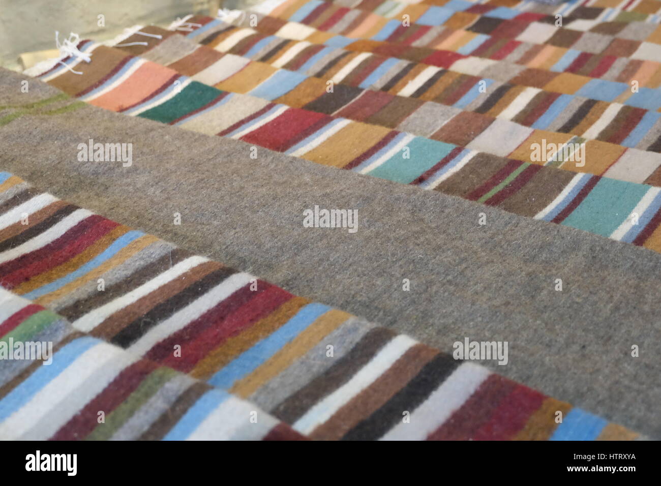 Rug weaving iran hires stock photography and images Alamy