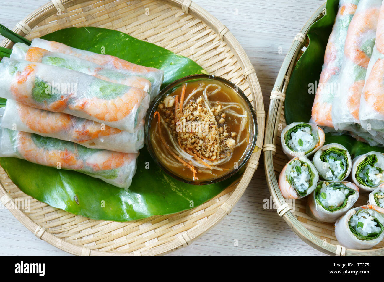 Vietnamese food, goi cuon is street food, roll that delicious, wrapped