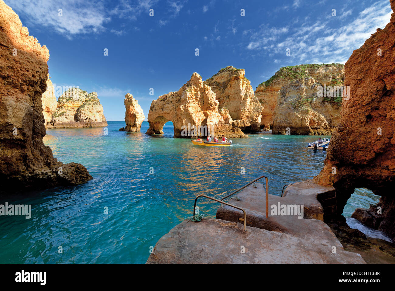 Algarve: Boat trips along the rock formations and turquoise waters of Ponta da Piedade Stock Photo