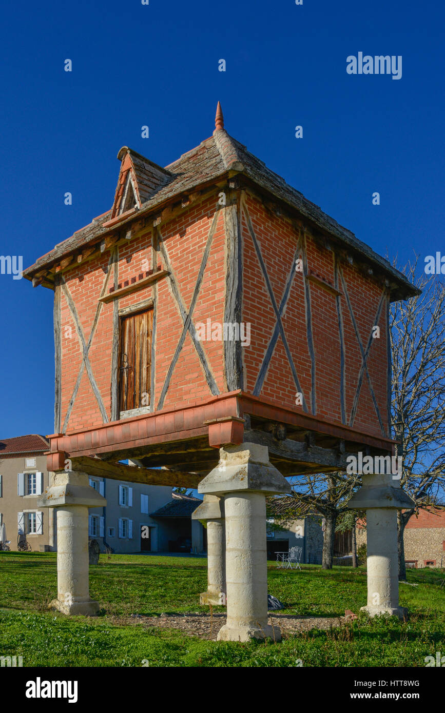 Pigeonnier at Fayssac in the Occitanie region of southern France Stock Photo