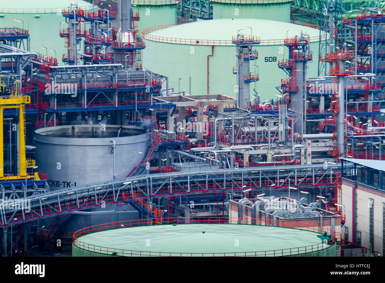 Crude oil feedstock hi-res stock photography and images - Alamy