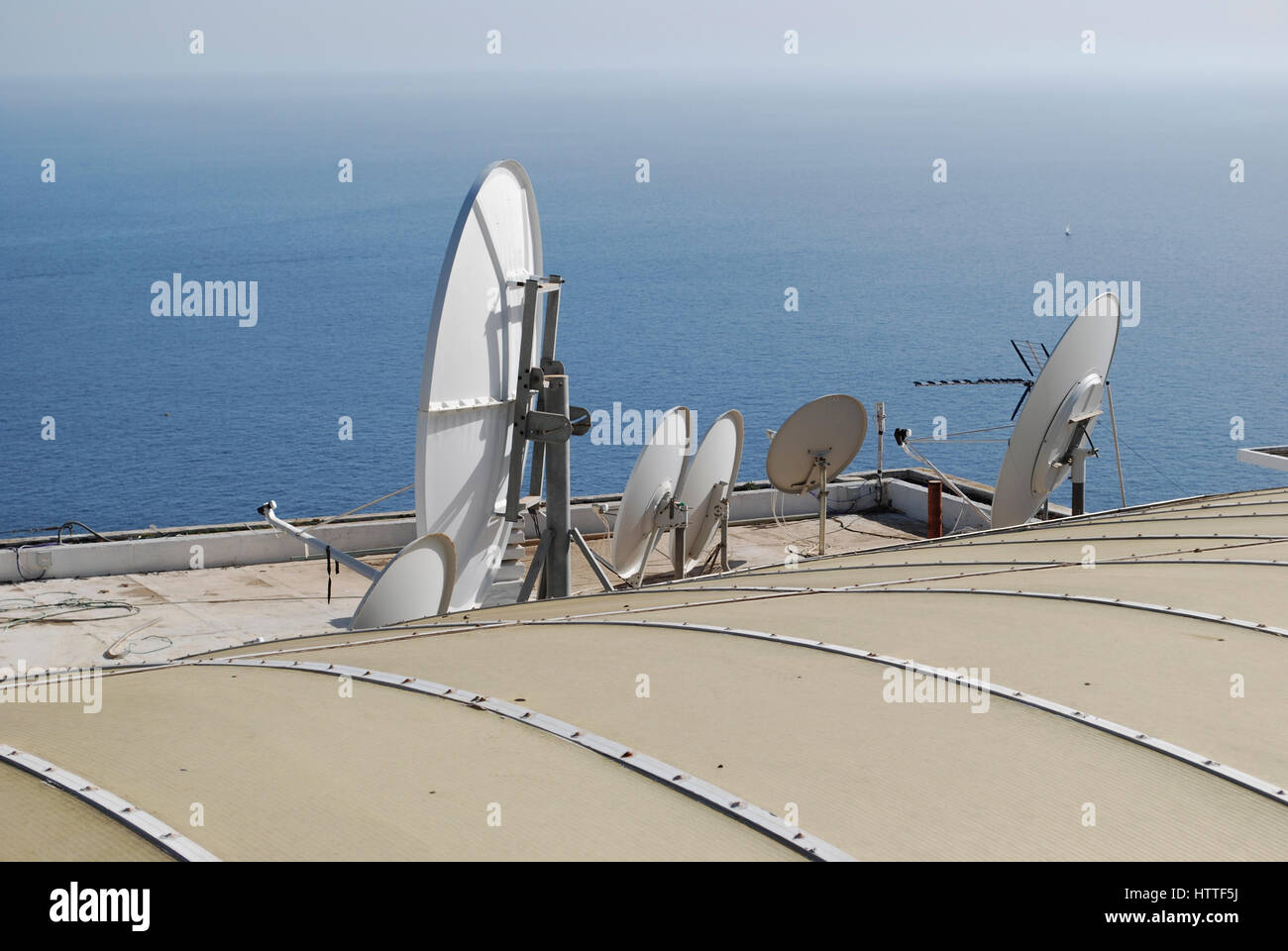 Metal satellite dish hi-res stock photography and images - Alamy