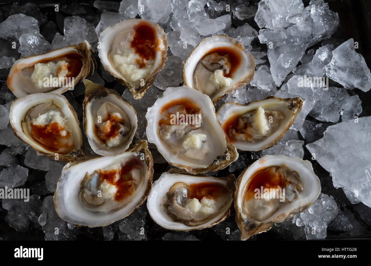 Oysters on the half shell hires stock photography and images Alamy