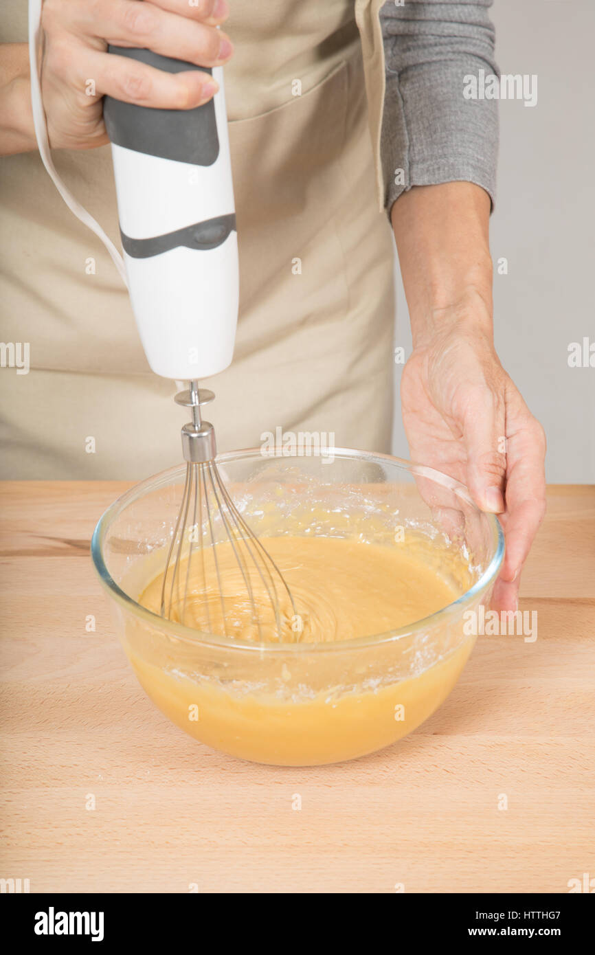 cake mixer with glass bowl