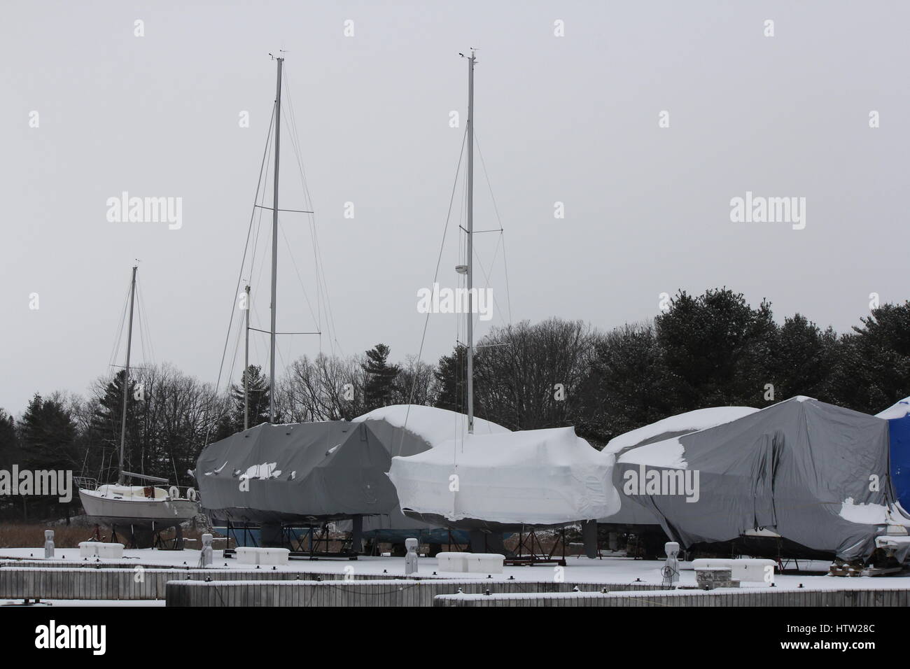 Shrink wrap boats hires stock photography and images Alamy