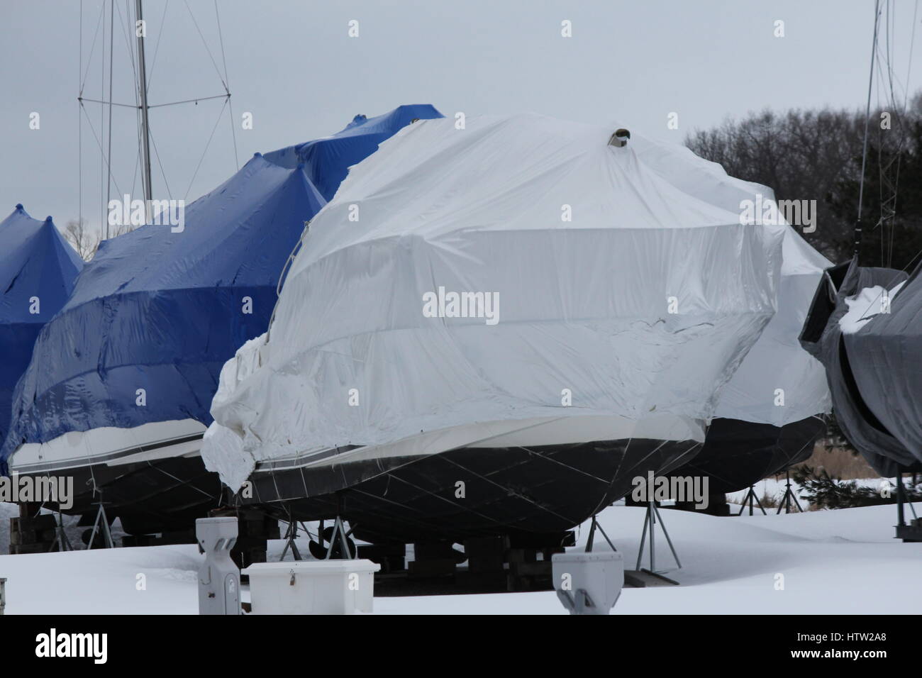Shrink wrap boats hires stock photography and images Alamy