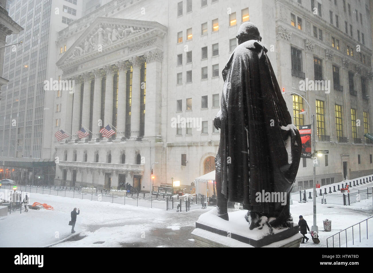 new-york-usa-14th-mar-2017-wall-street-dawns-closed-due-to-heavy