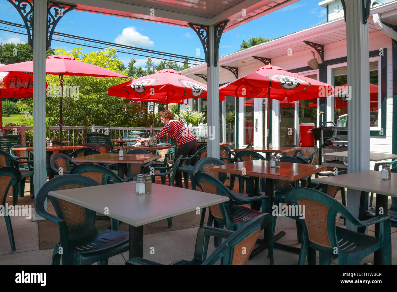 A Visit And View At The Café Bistro De La Plage île D