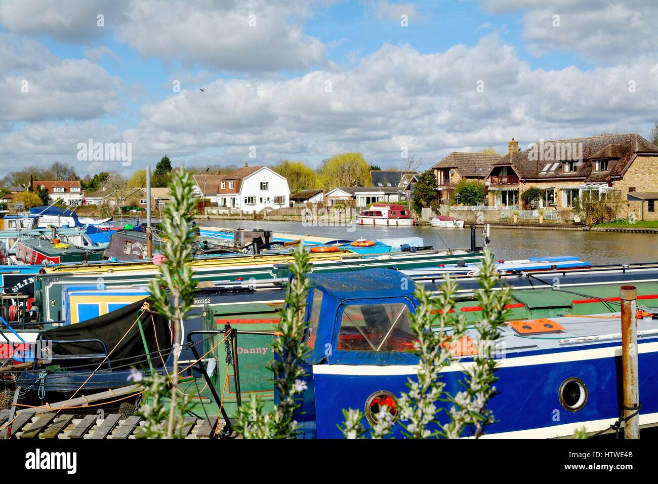 Wraysbury hires stock photography and images Alamy