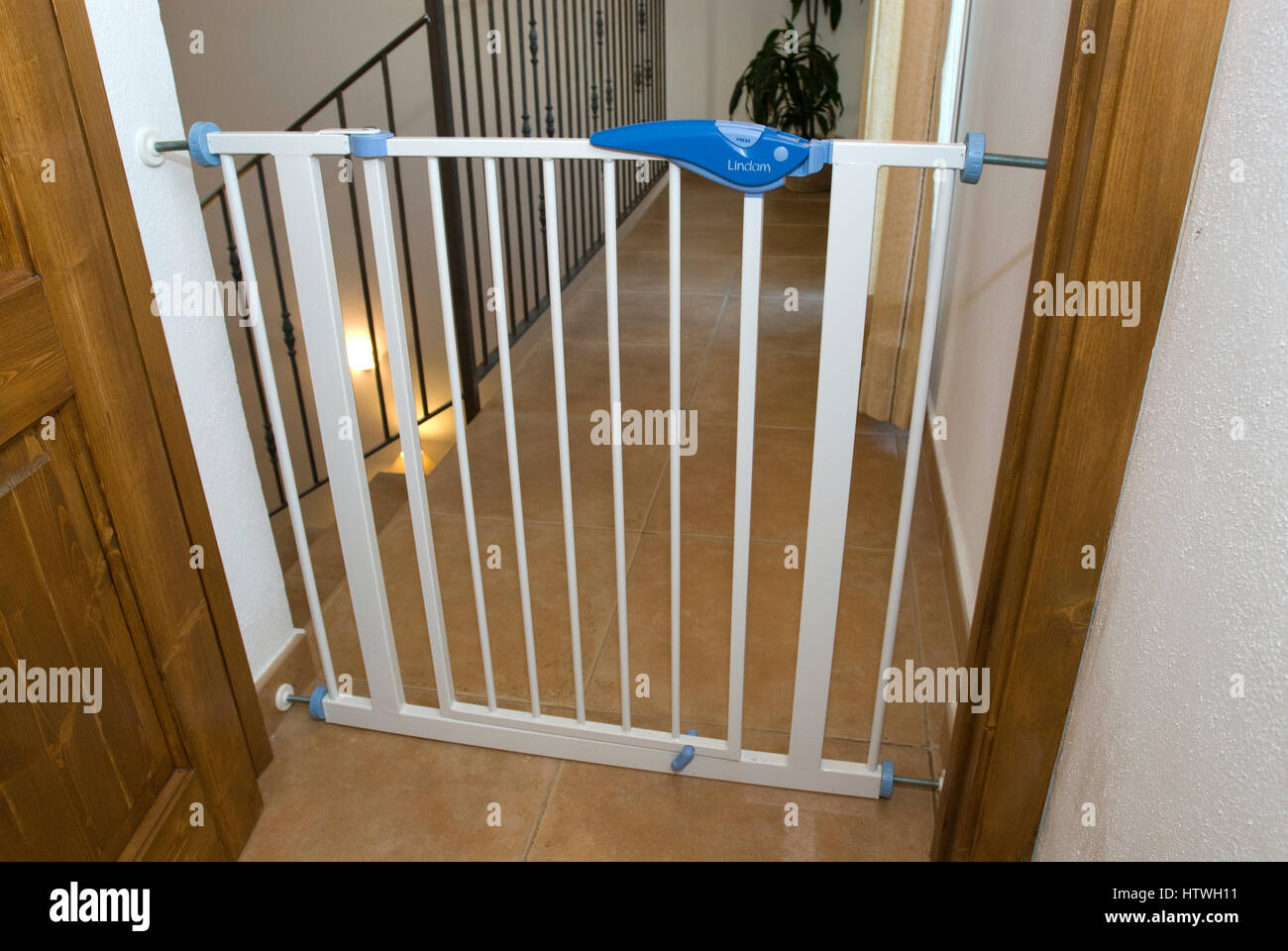 children's safety gate for stairs