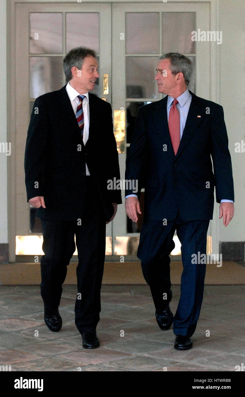 US President George W Bush (R) welcomes British Prime Minister Tony Blair to the White House for Lunch, in Washington on May 26, 2006 (UPI Photo/Kevin Dietsch Stock Photo