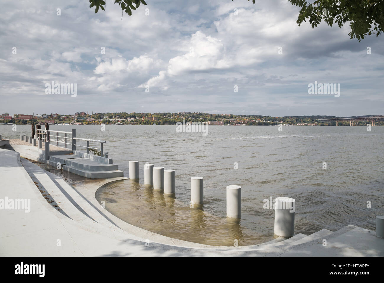 Waterfront park in Beacon, New York with a vew of Beacon across the Hudson River Stock Photo Alamy