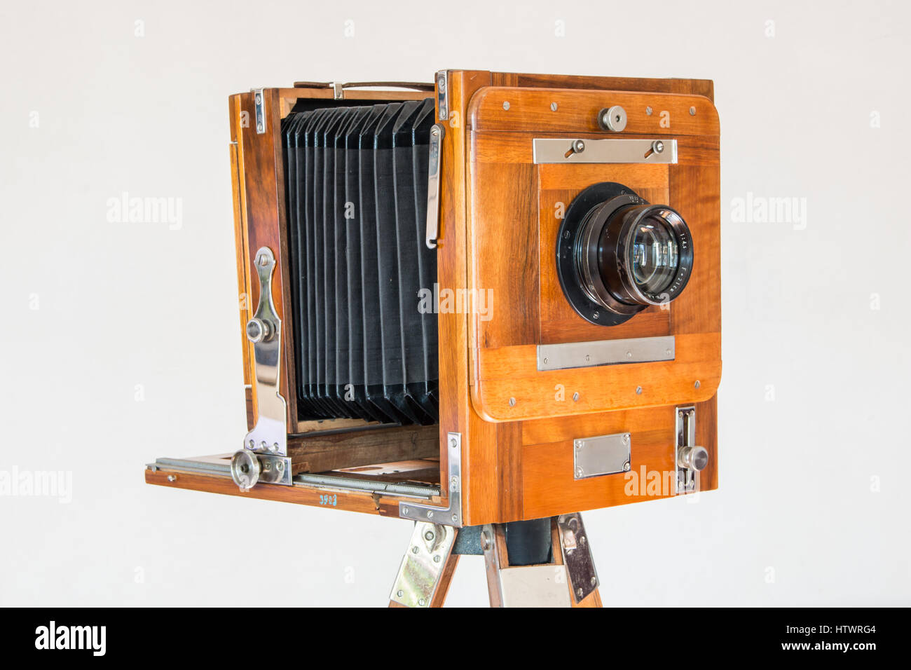 Old vintage big studio camera hi-res stock photography and images - Alamy