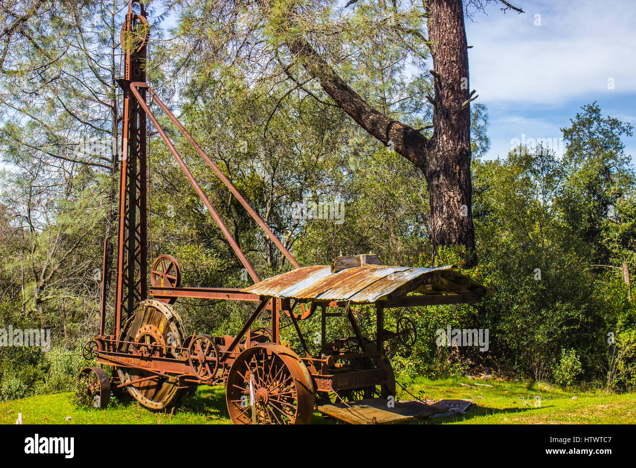 Vintage Drilling Equipment With Tower Stock Photo - Alamy