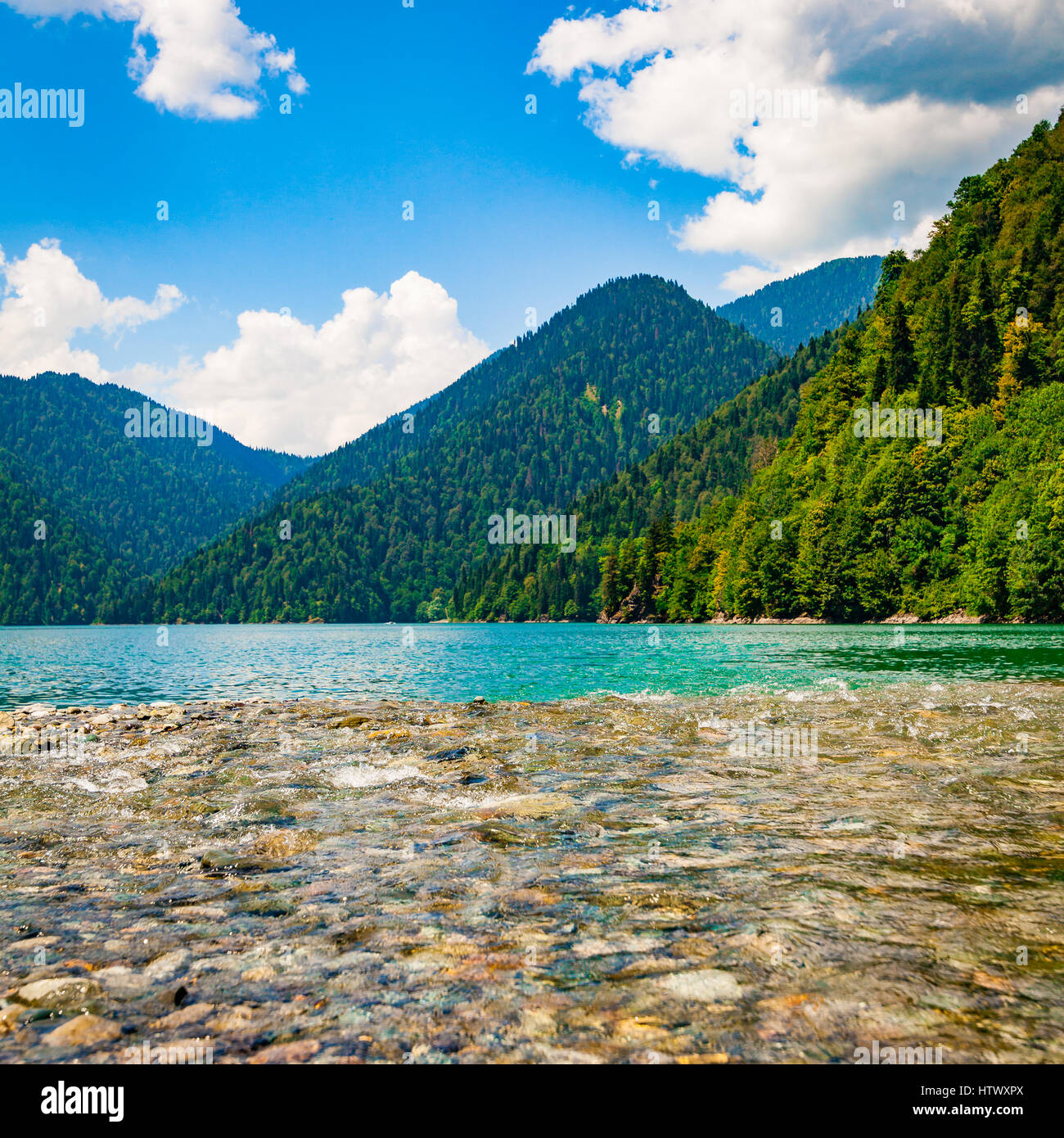 Beautiful lake hi-res stock photography and images - Alamy