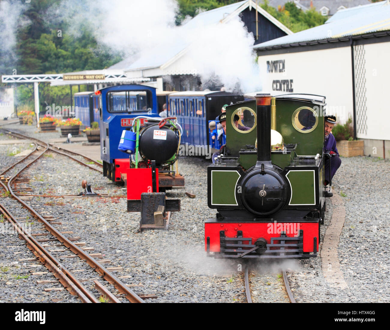 'Yeo' a 2-6-2 tank locomotive based on the Lynton and Barnstaple Class Engine leaves Fairbourne station, Fairbourne Railway, Fairbourne, Wales, Europe Stock Photo