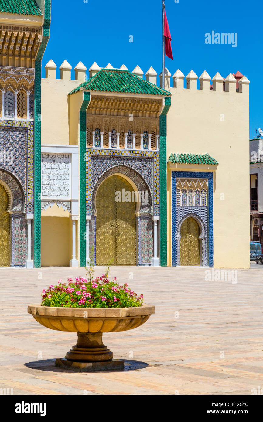 Fes, Morocco.  Gateway to the Dar El Makhsen, the King's Palace, Fes El Jedid. Stock Photo